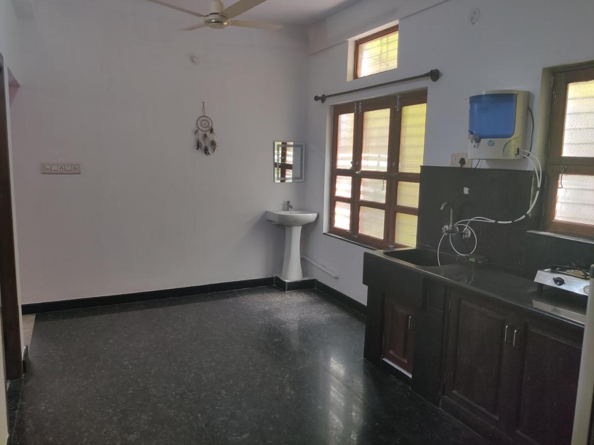 Yoga House Leilighet Vanivilasa Puram Eksteriør bilde